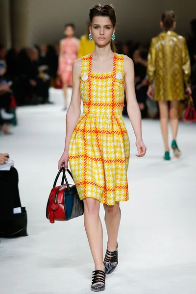 Look 24